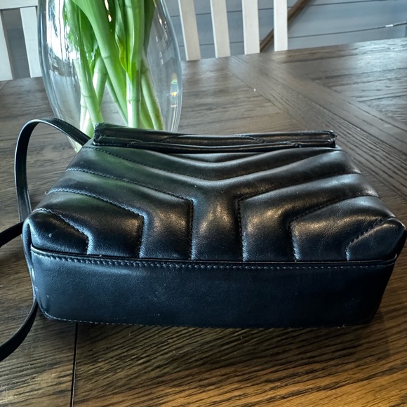 Yves Saint Laurent Black Matelasse Calfskin Leather Toy Bag - Picture 7 of 8